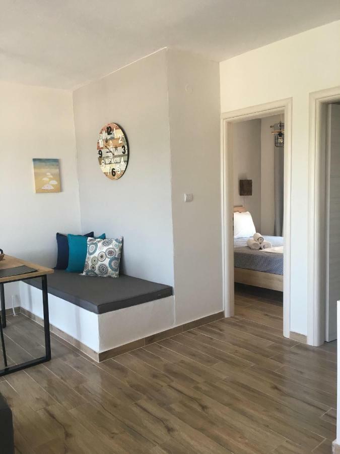 Sunrise View Apartment Ofrinion Exterior photo